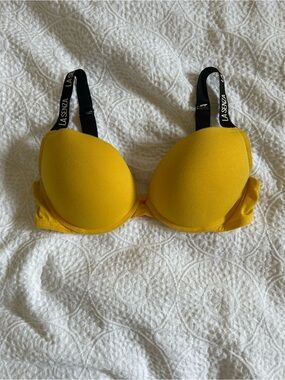 La Senza Yellow T-Shirt Bra with Black Branded Straps